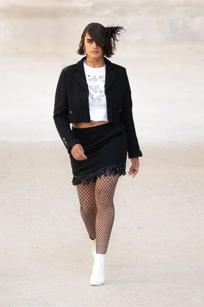 Look 14